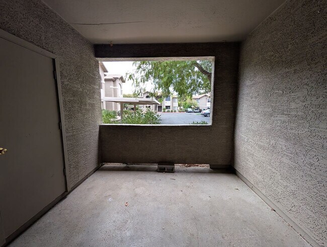 Building Photo - 9600 N 96th St