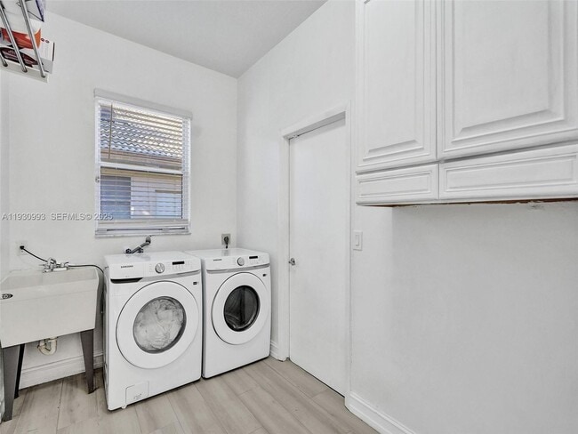 Building Photo - 4310 NW 63rd Ave