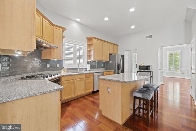 Building Photo - 1106 Pleasant Cir