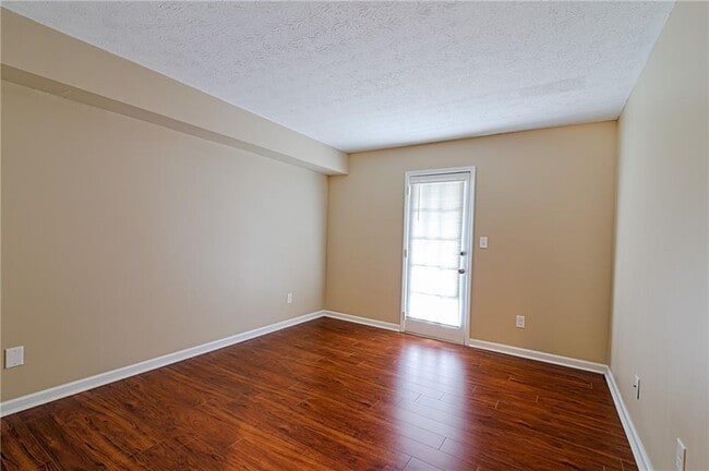 Building Photo - 1808 Augusta Dr