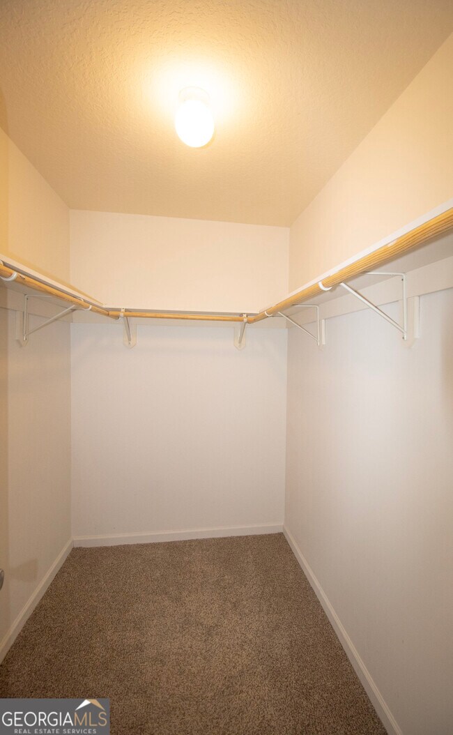Building Photo - 206 N Bridgeport Dr
