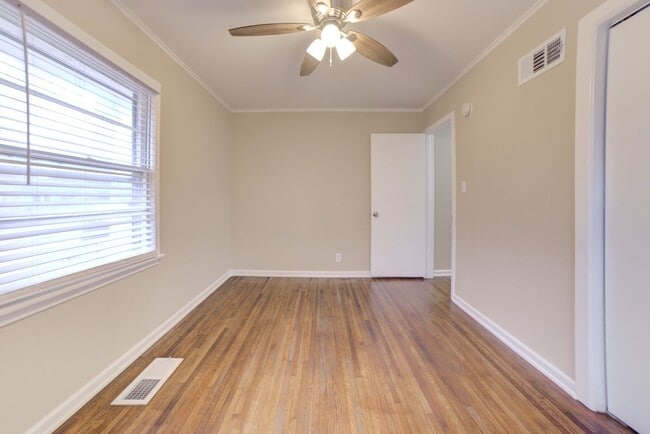 Building Photo - 2 Bed | 1 Bath