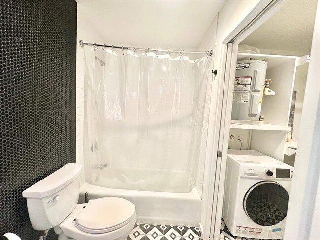 Building Photo - 201 Academy Dr