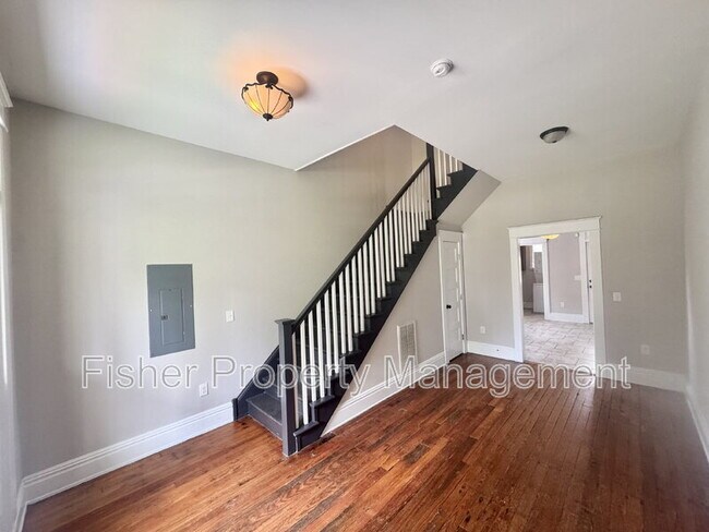 Building Photo - 411 W 26th St
