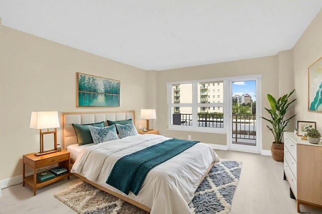 Building Photo - 405 N Ocean Blvd