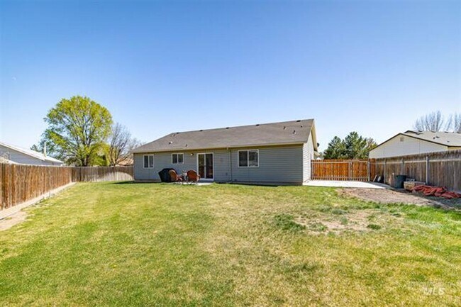 Building Photo - Newly Updated Nampa Cutie!