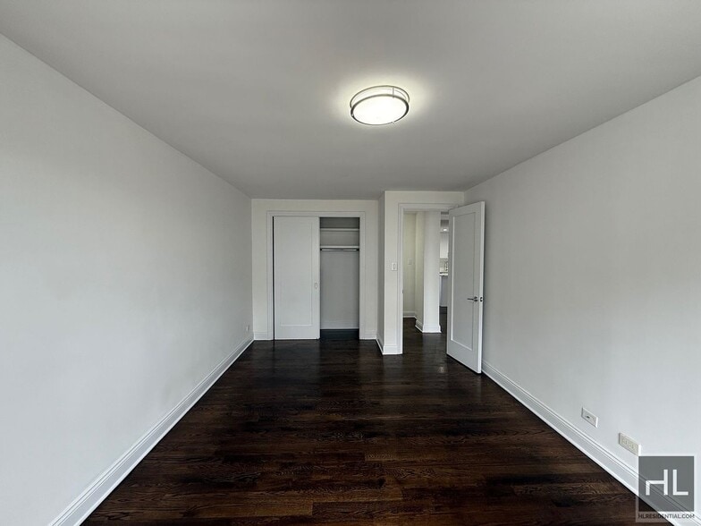 Building Photo - E 16 ST