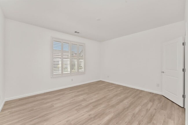 Building Photo - 9876 Sunderland Way
