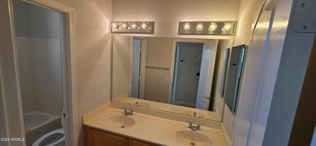 Building Photo - 21506 N 73rd Ave