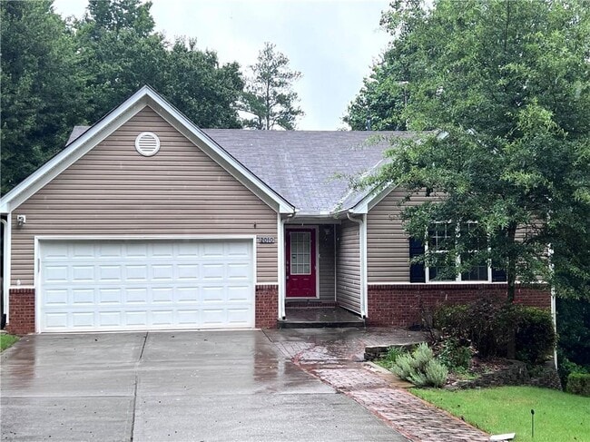 Primary Photo - 2010 Mina Ln Dr NE