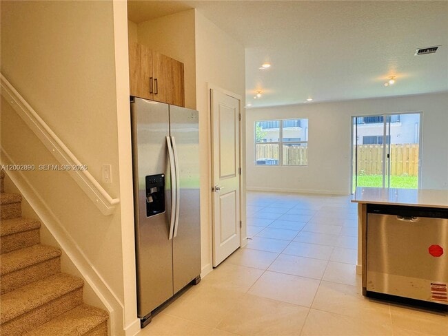 Building Photo - 178 NE 14th St