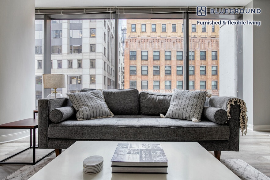 Building Photo - 210 N Wells St