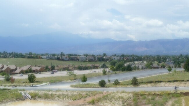 Building Photo - 3 Bedroom, 2.5 Bathroom with two car garage - Available 2/5/2025