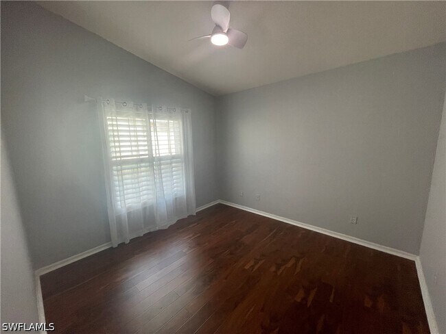Building Photo - 5708 Greenwood Cir