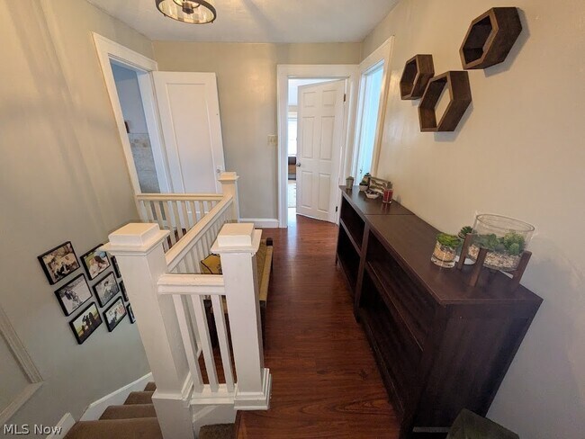 Building Photo - 1902 Harding Dr