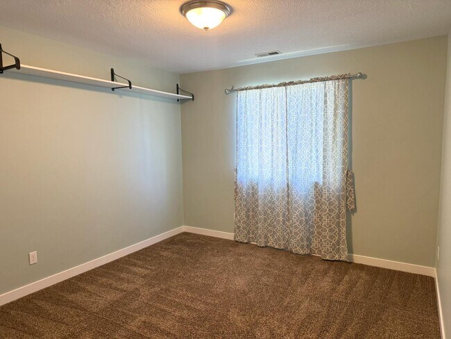 Building Photo - 362 S 790 W