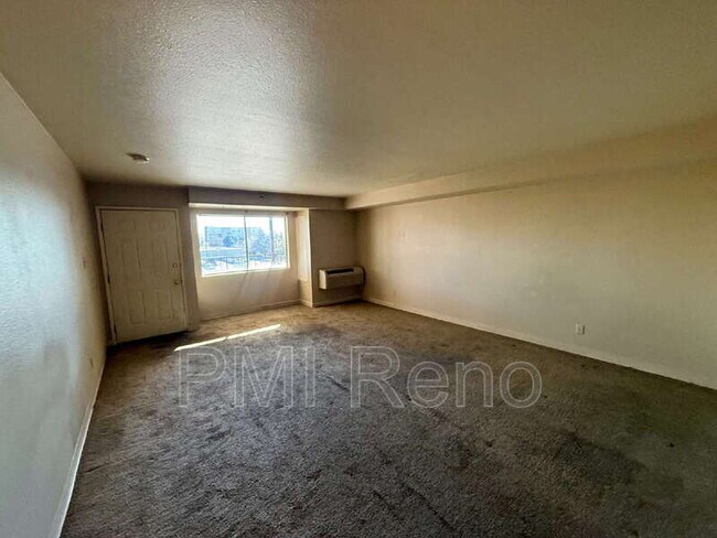 Building Photo - 160 Park St