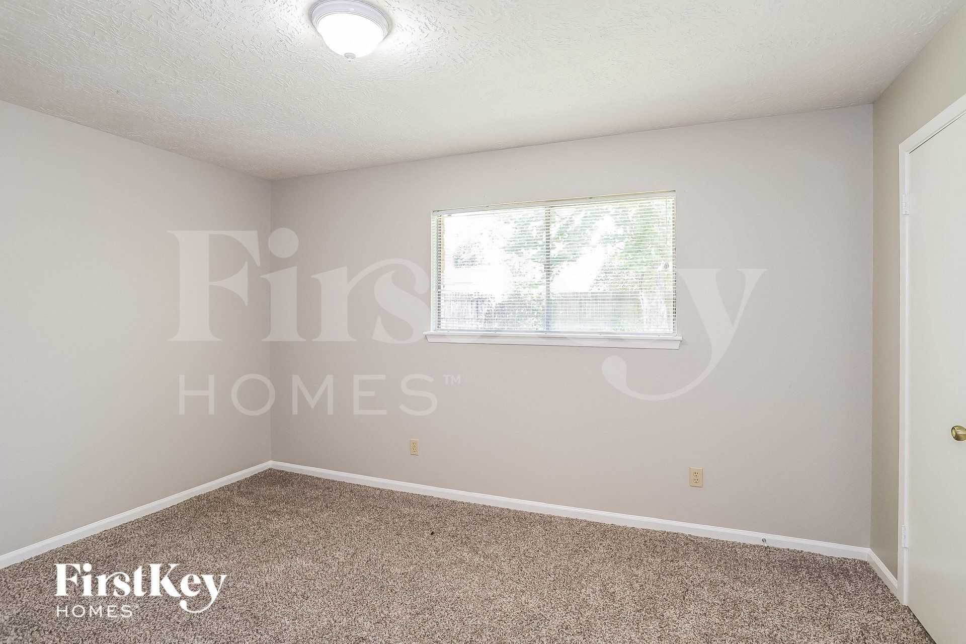 Building Photo - 16635 David Glen Dr