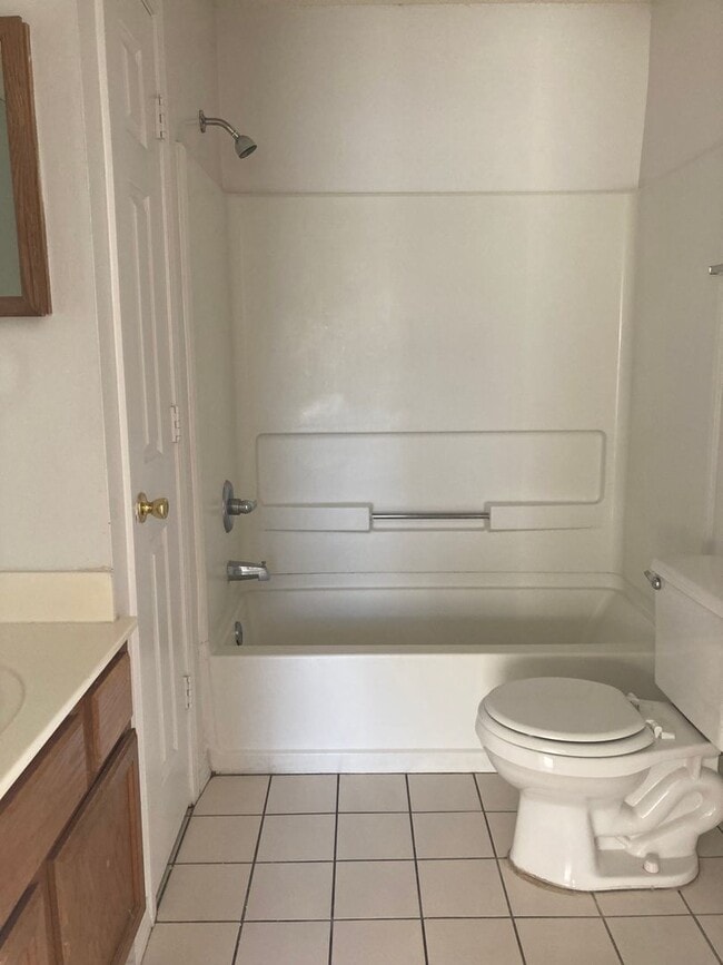 Building Photo - 561 Florosa Ct