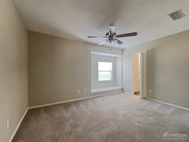 Building Photo - 3328 Woodthrush Ln