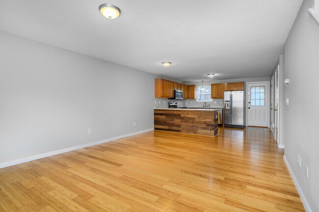 Building Photo - 3 Periwinkle Ln