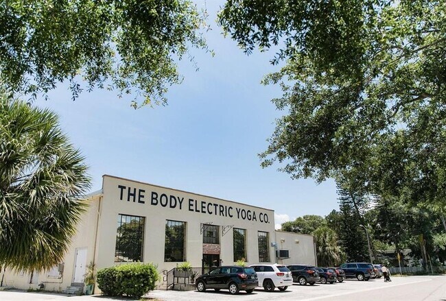 Building Photo - 2624 12th St N