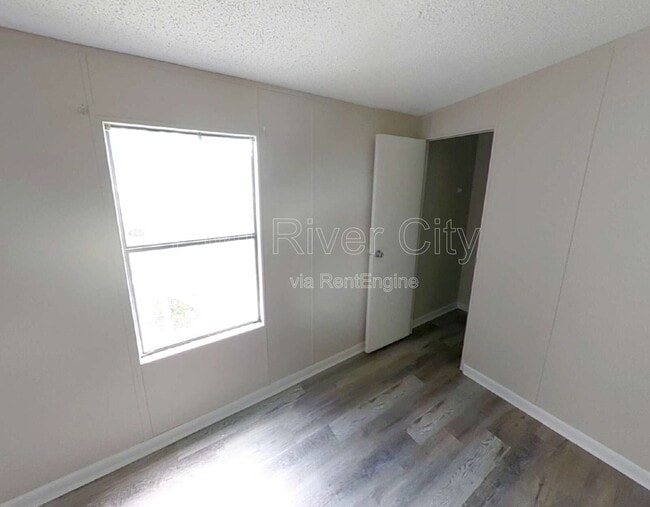 Building Photo - 12556 Palmetto St