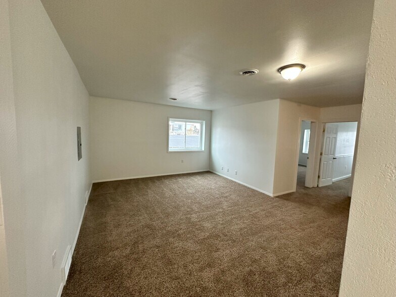 Living Room - 155 E Wisconsin Ave