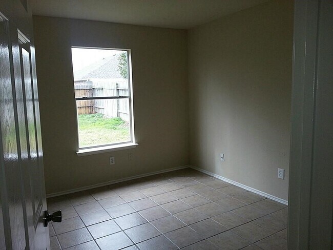 Building Photo - 6719 Lower Arrow Dr