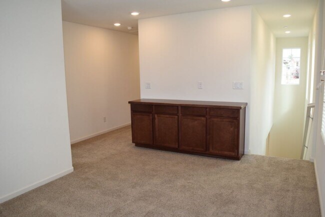 Building Photo - 6114 Mehrten Cir