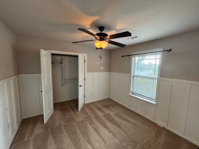 Building Photo - Available Now! Beautiful 3-Bedroom, 2-Bath...