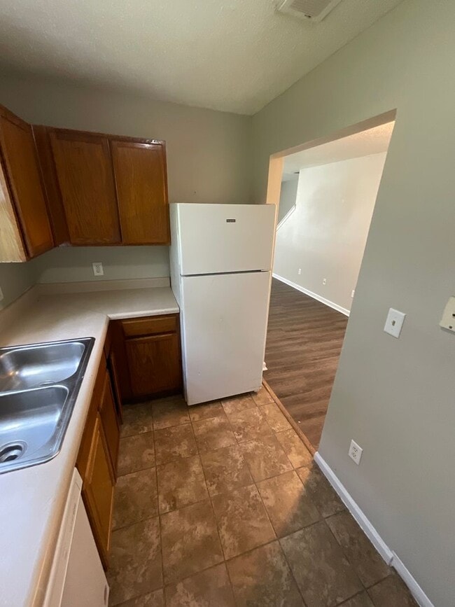 Building Photo - 4 Bed 2 Bath Home for Rent