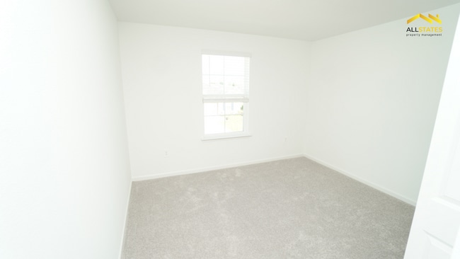 Building Photo - 4030 NE 33rd Ave