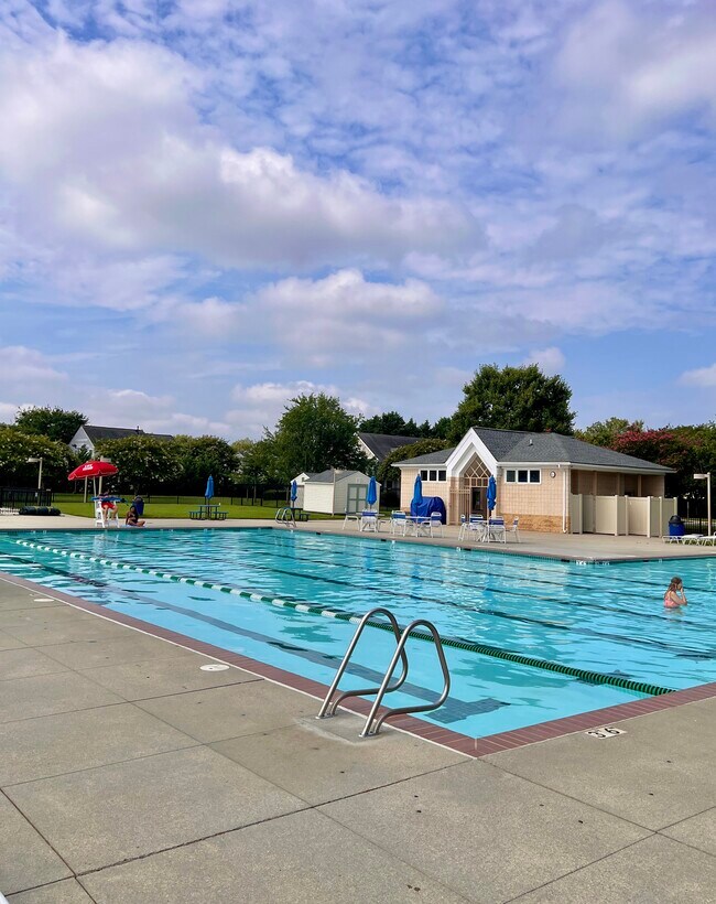 Building Photo - 6223 Cambridge Dr