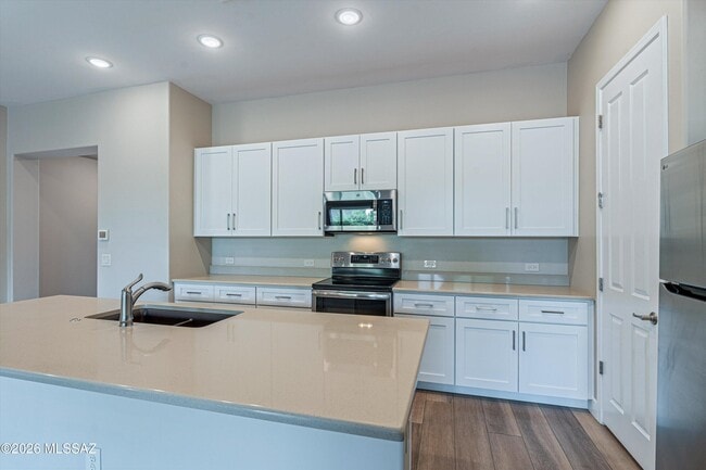 Building Photo - 61370 E Flint Dr