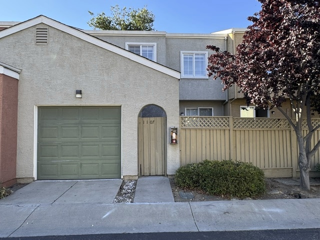 Building Photo - 1107 Story Book Ln