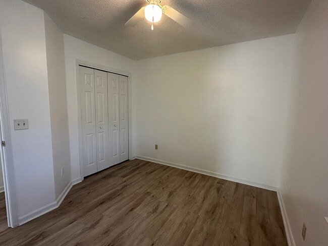 Building Photo - Move-In Ready 3-Bedroom Home with Pond Views in Desirable Mandarin!