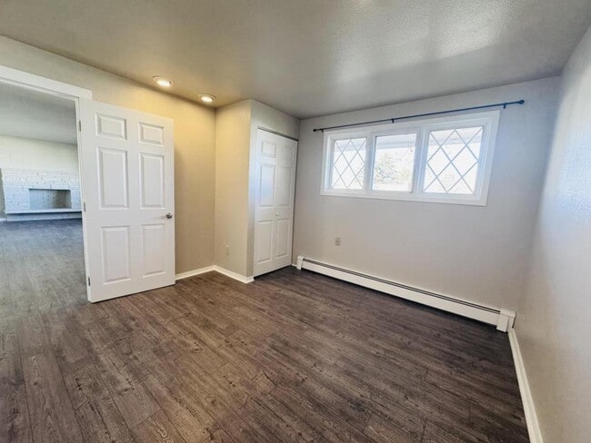 Building Photo - 1819 5th Ave