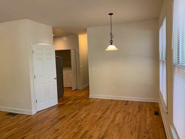 Building Photo - 493 Yonah Ave