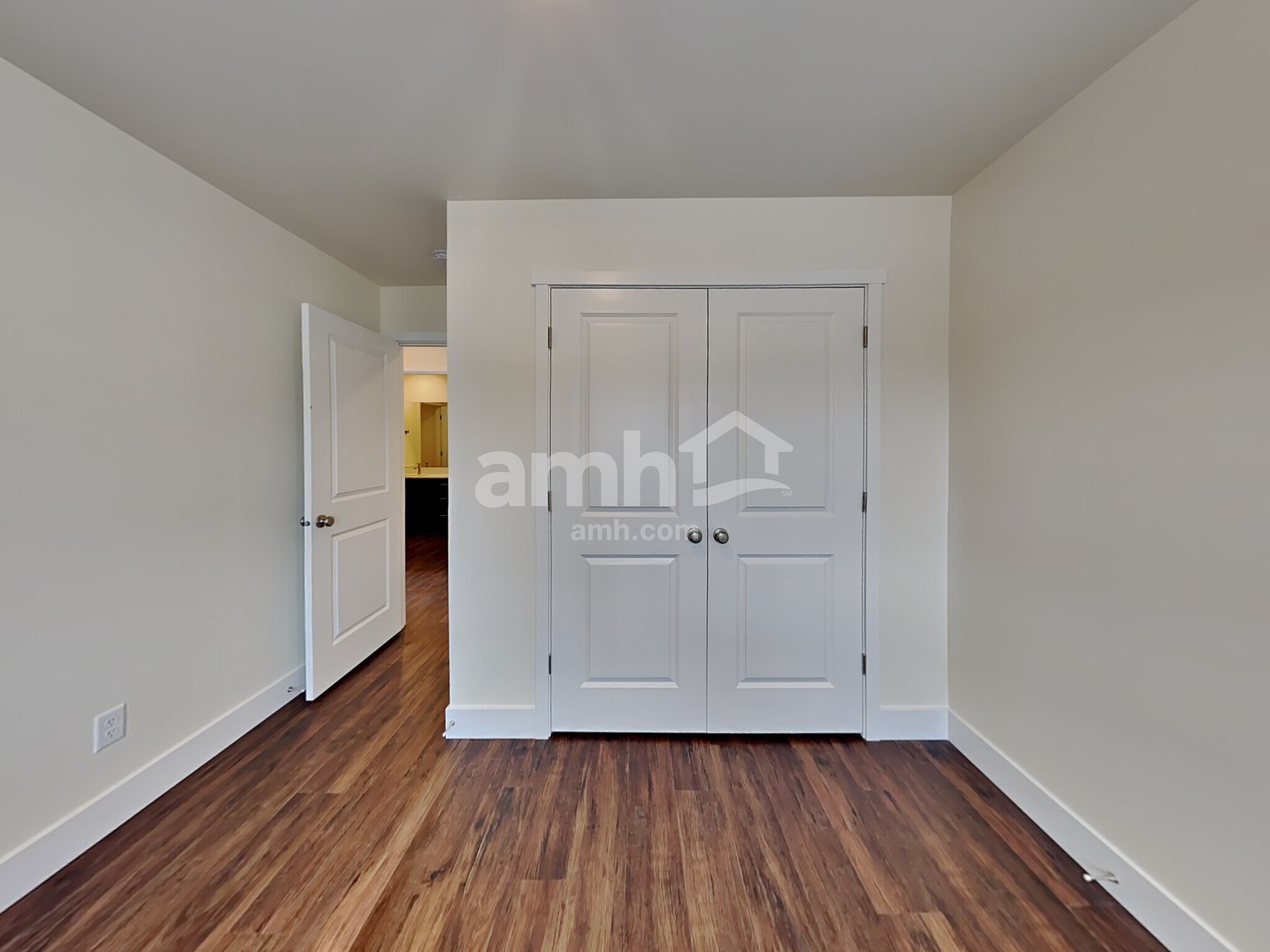 Building Photo - 305 Smith Dr