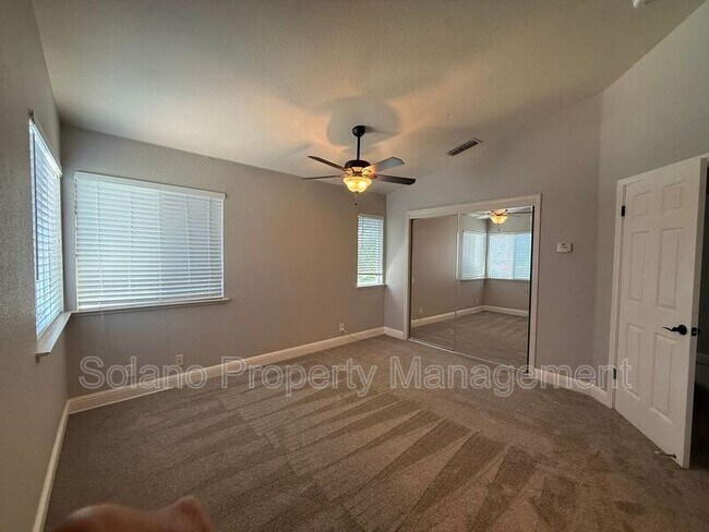 Building Photo - 532 Blarney Cir