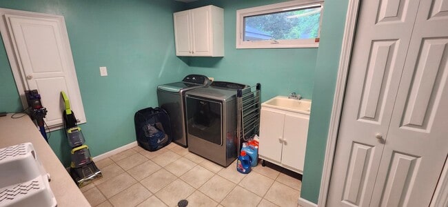 Building Photo - Amazing 3 bedroom home in Mohina Woods