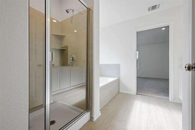 Building Photo - 2244 Devine Lake Bnd
