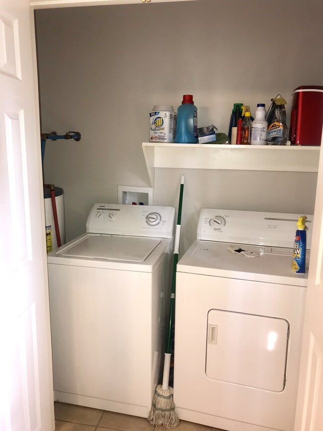 Building Photo - 112 Carrollton