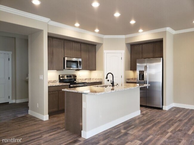 Building Photo - 4 br, 3.5 bath House - 875 Redemption Pt