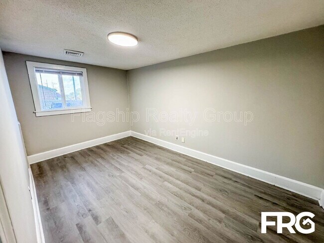 Building Photo - 600 Howell St