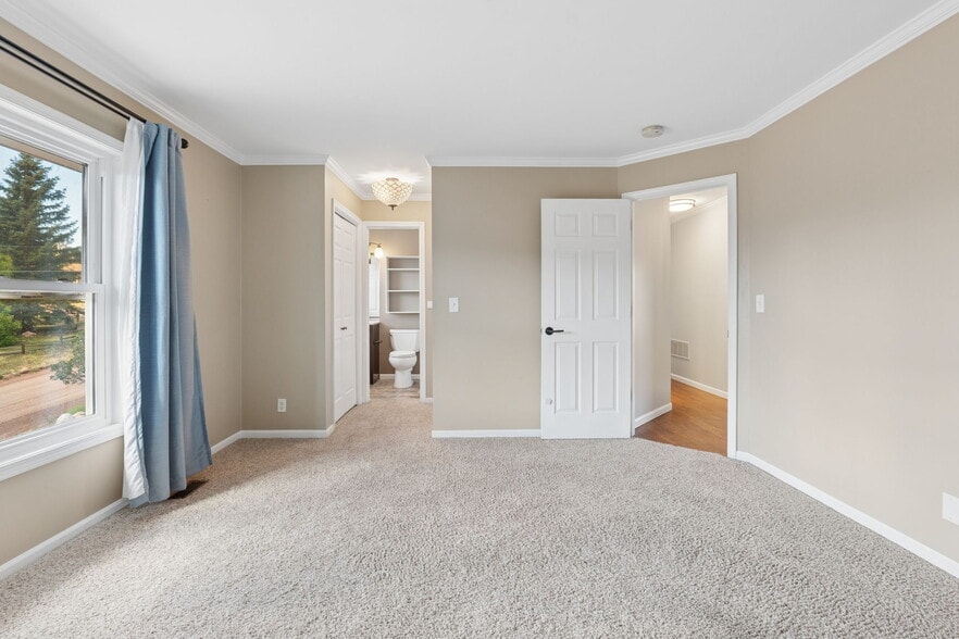 Building Photo - 103 Aurelia Ave