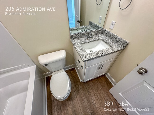 Building Photo - 206 Admiration Ave