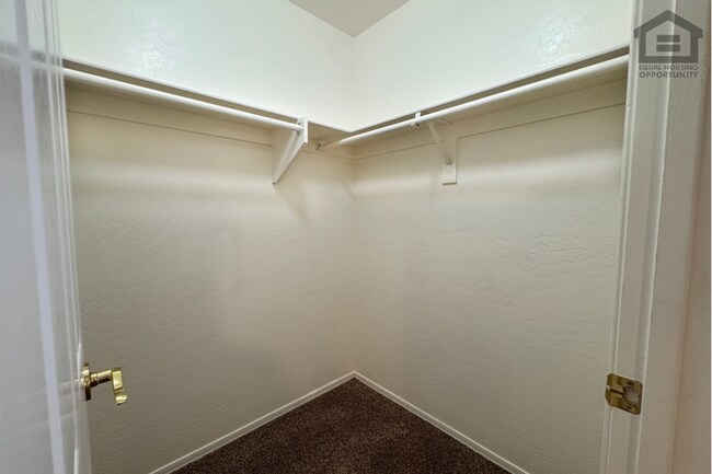 Building Photo - 3Bed/2Bath House in Avondale! Ready for Immediate Move-In! – RV GATE!