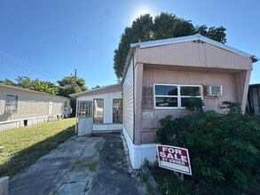 Building Photo - 920 Boardwalk Ln